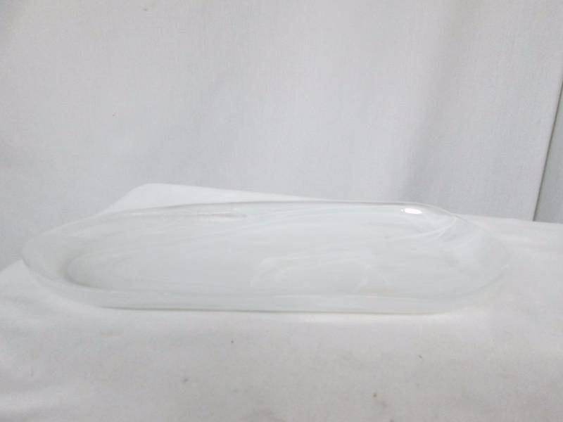 Alabaster White Glass Decorative Plate