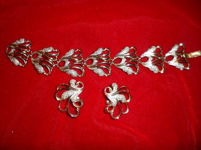 Sarah Coventry Bracelet & Earrings