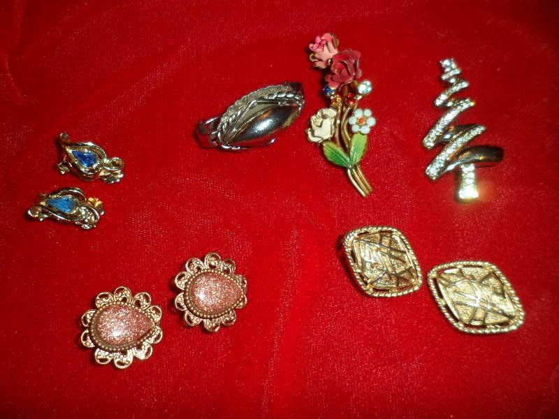 Lot of Jewelry