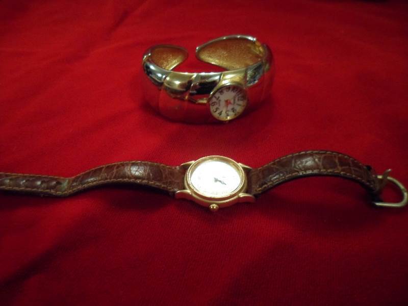 Lot of 2 Watches