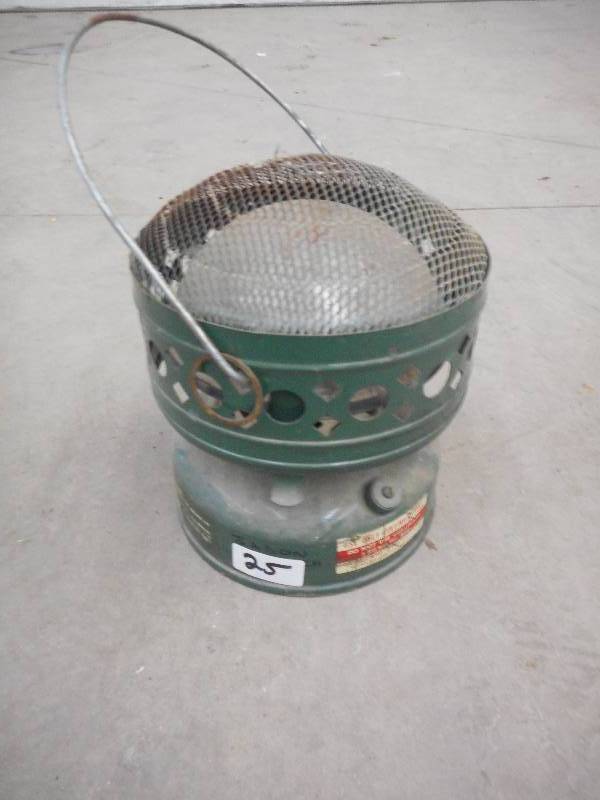 lot 25 image: Coleman Gas Camp Heater ...