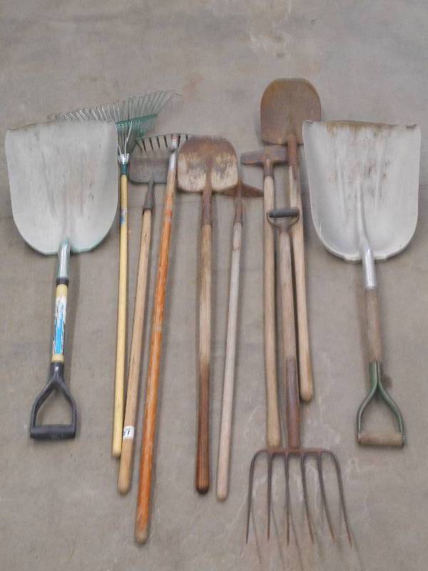 lot 37 image: Lot Of Assorted Hand Tools ...
