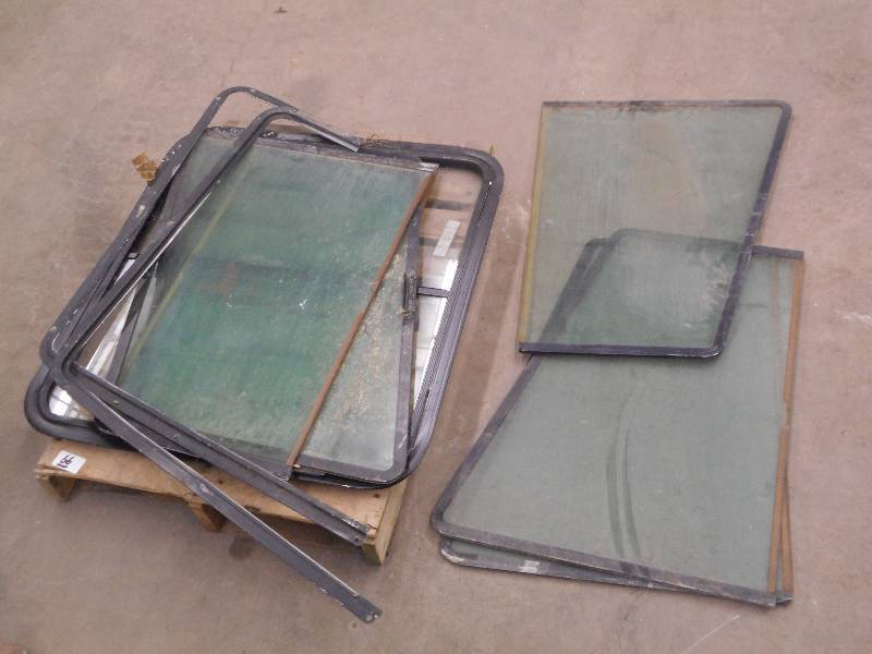 lot 66 image: Pallet Of Assorted Cab Windows (Gla...