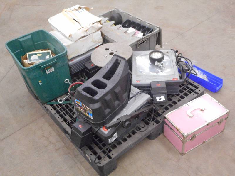 lot 70 image: Pallet Lot 3M Projectors, Partial ...