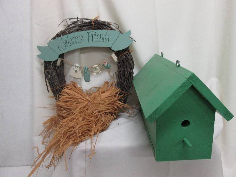 Welcome friends wreath, Green bird ...