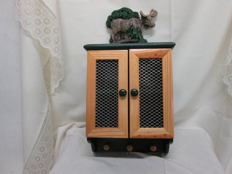 Small moose theme shelf 18 inches h...