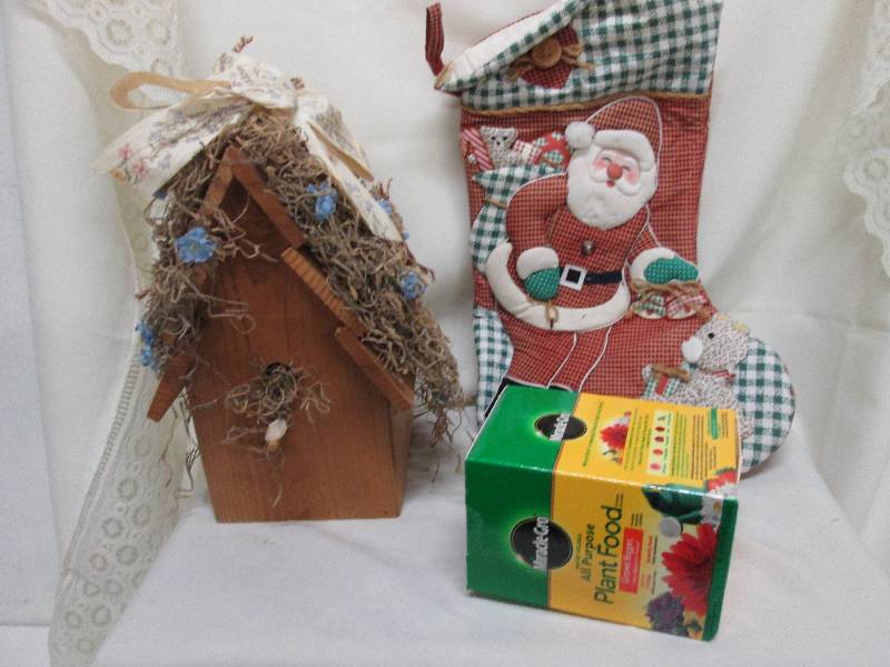 Decorative birdhouse, Santa stockin...