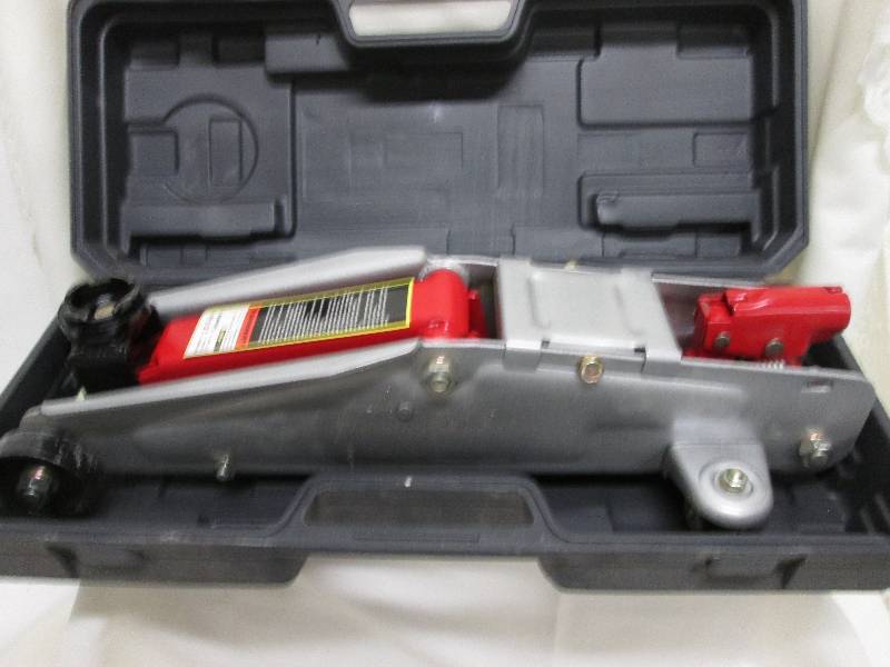 2.5 ton hydraulic floor jack in cas...