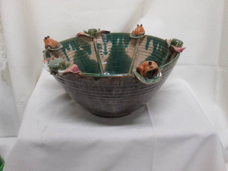 Large pottery frog bowl 13x7 inches...