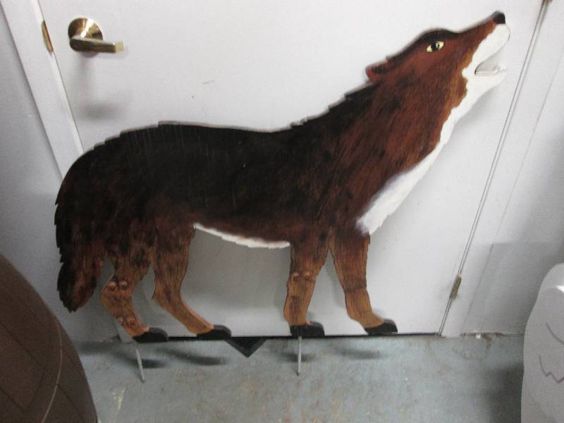 Howling Wolf yard ornament staked, ...