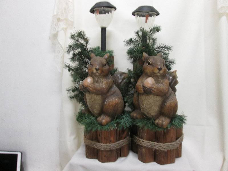 1 pair Squirrel with Acorn solar li...