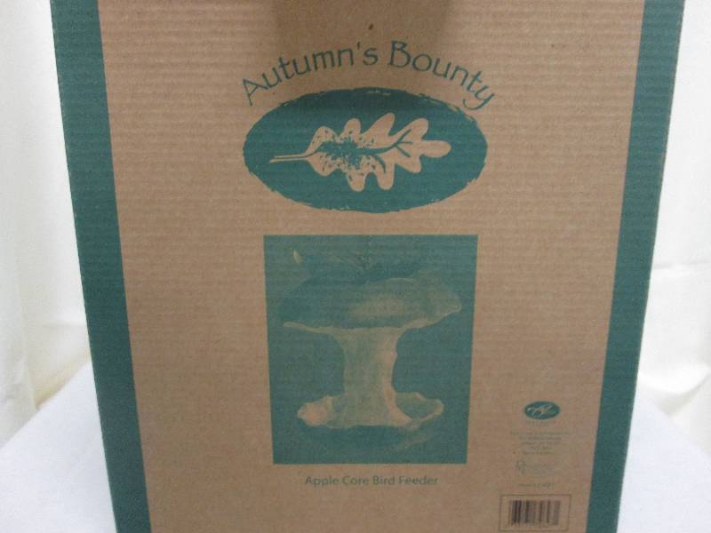 NIB Apple Core Bird Feeder...