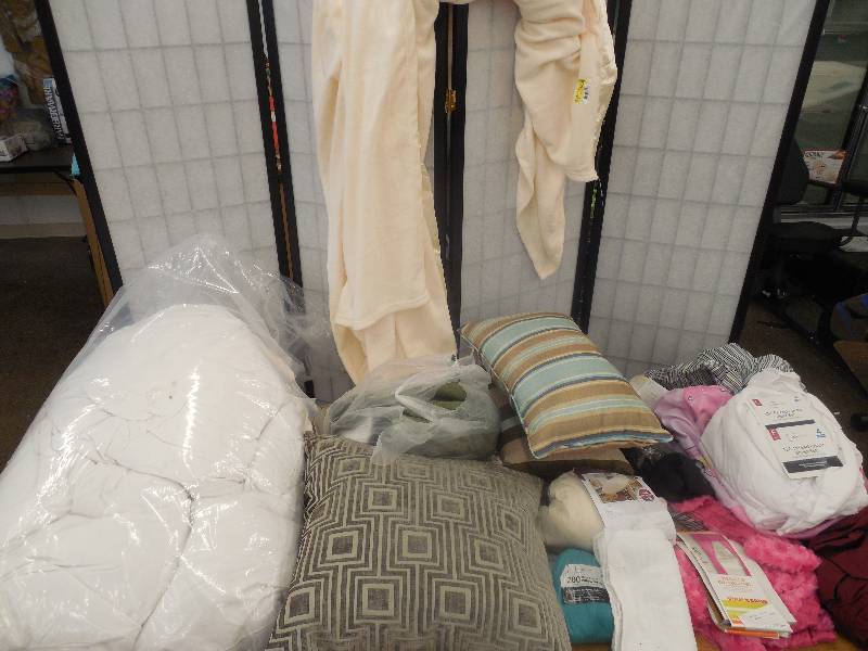 MISC. ASSORTMENT BOX LOT OF LINENS