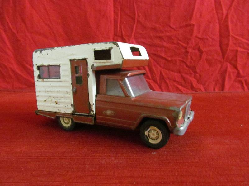 lot 11 image: toy truck