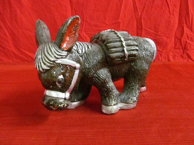 lot 20 image: coin bank