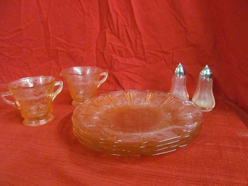lot 25 image: depression glass