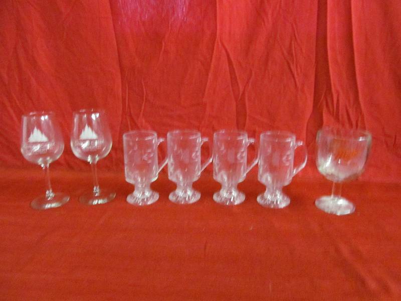 lot 31 image: glasses