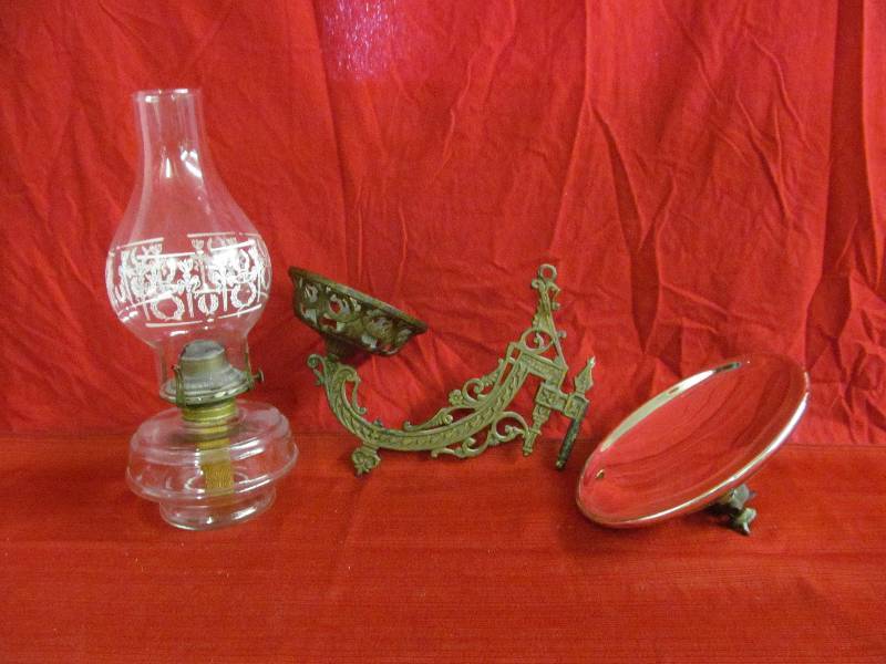 lot 38 image: vintage wall lantern