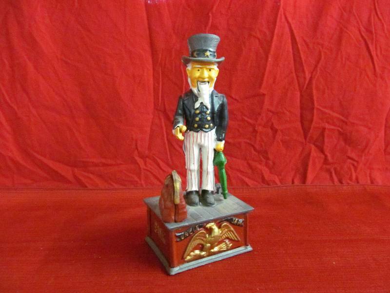 lot 41 image: vintage coin bank