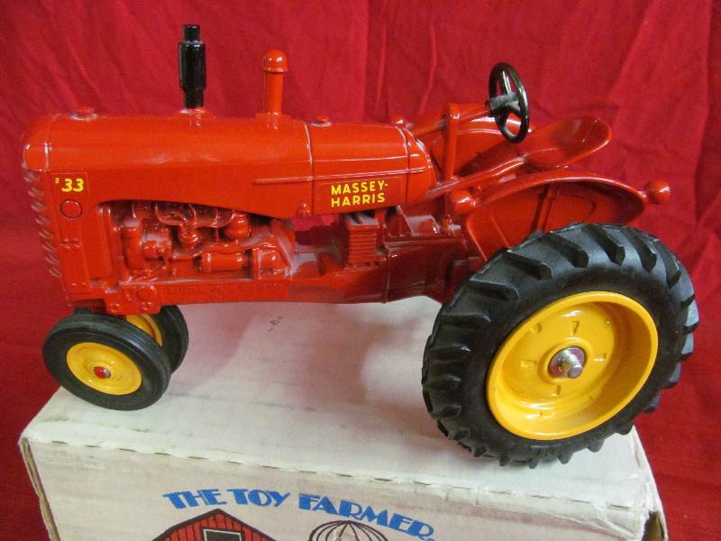 lot 50 image: Ertl Massey Harris
