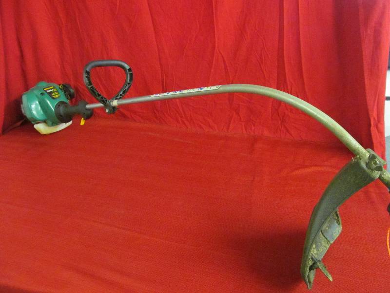 lot 75 image: Featherlite weed eater