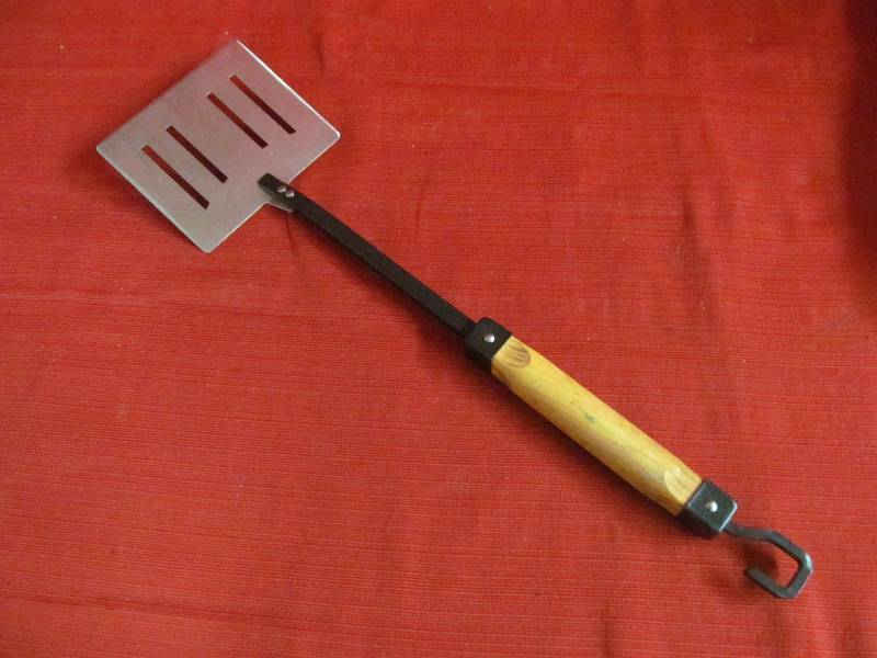 lot 88 image: BBQ tool