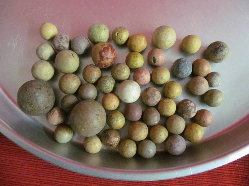 lot 149 image: vintage marbles
