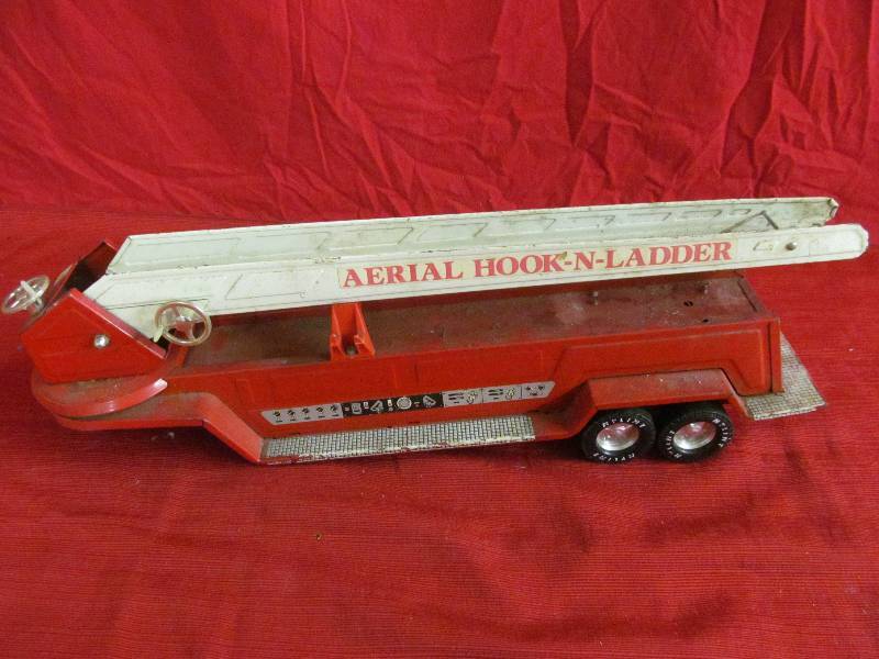 lot 174 image: Nylint toy