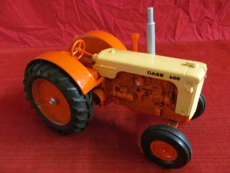 lot 184 image: Ertl Case tractor