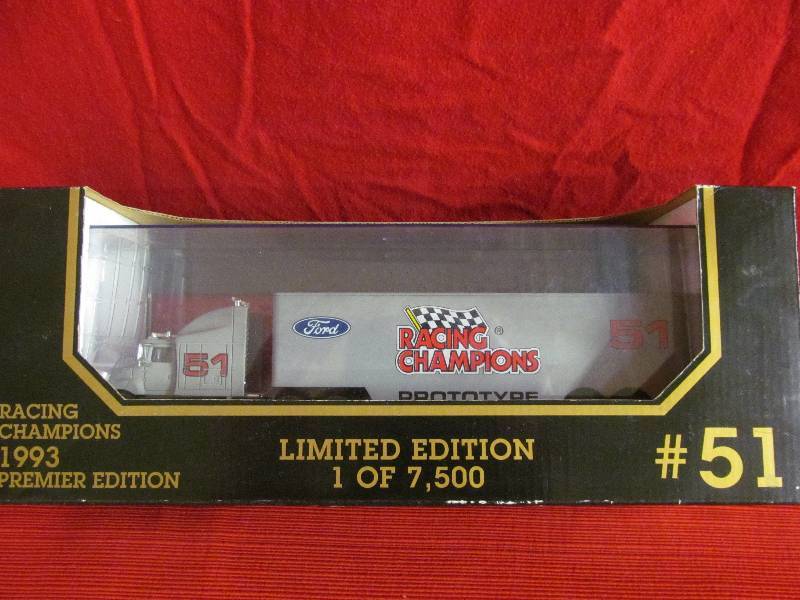 lot 194 image: Racing Champions vehicles