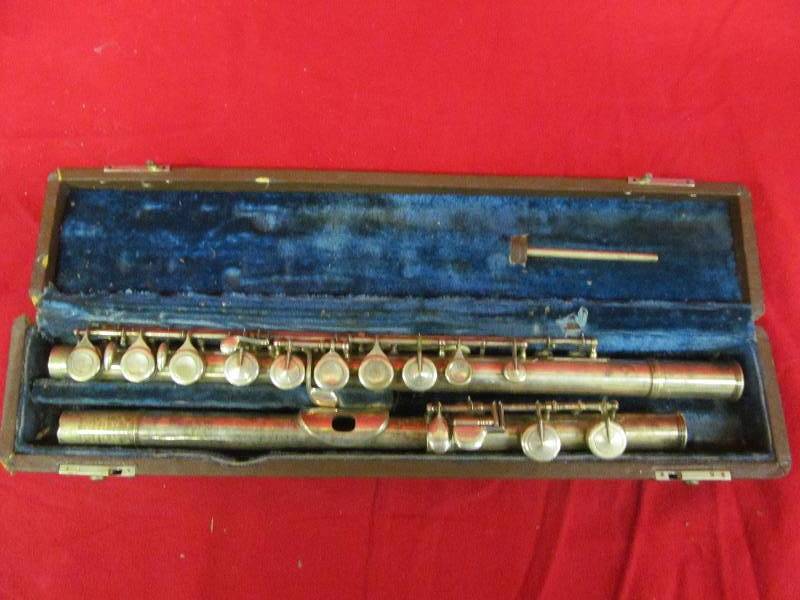 lot 224 image: vintage flute