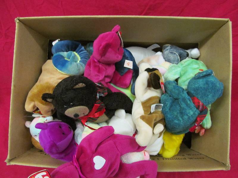 lot 225 image: beanie baby