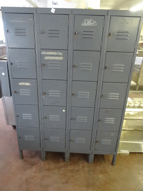 lot 25 image: 20 Bank Locker Unit 48 X 15 X 67