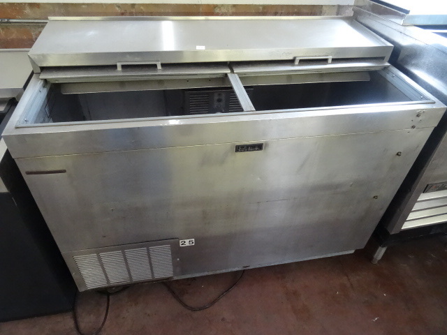 lot 30 image: Perliek Model 726QE-SIL-UL