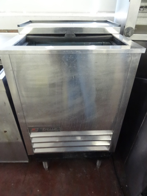 lot 32 image: True Model T-24-GC-S Beer Cooler NSF