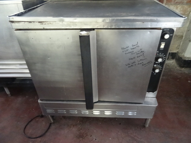 lot 33 image: Convection Oven