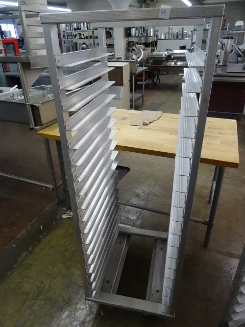 lot 48 image: Heavy Duty Tray Rack 18 Wide Trays