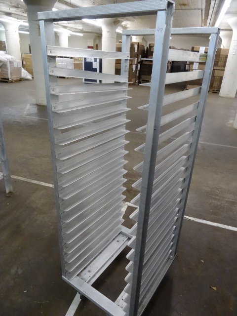 lot 49 image: Heavy Duty Tray Rack 18 Wide Trays