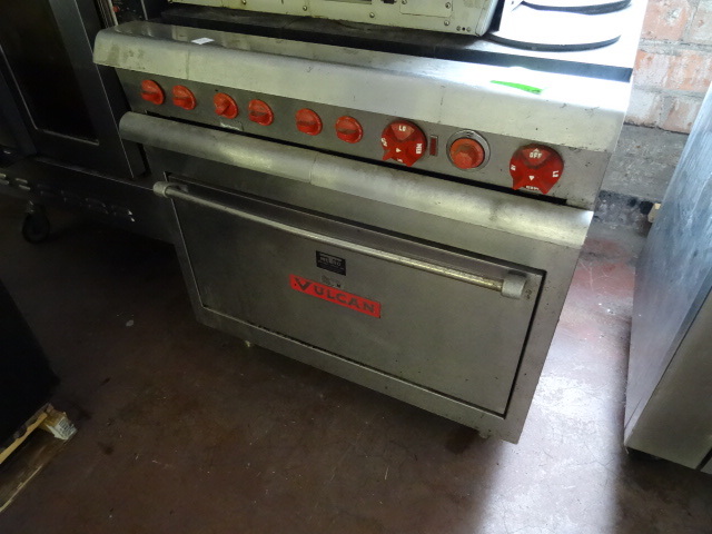 lot 69 image: Vulcan Model VR4 Electric OvenStove