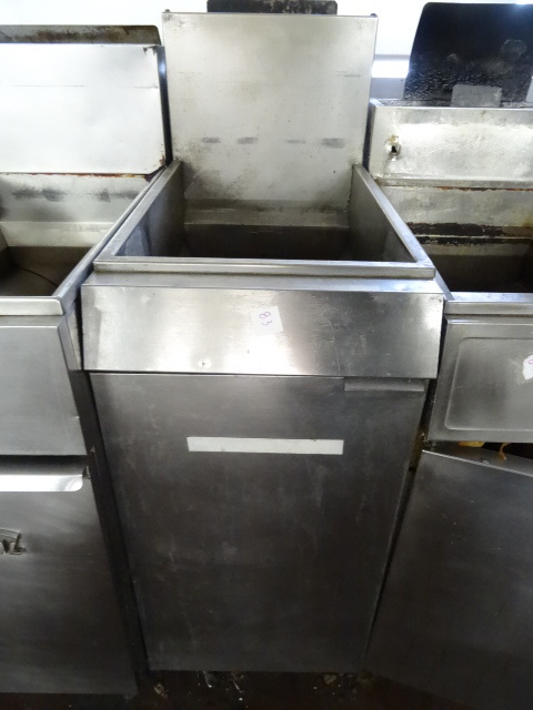 lot 83 image: Natural Gas Deep Fryer on Wheels