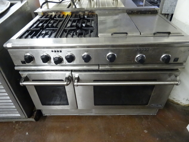 lot 90 image: DCS Natural Gas Double Oven 4 Burner