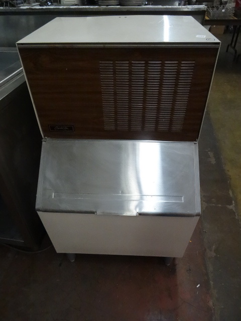 lot 106 image: Crystal Tips Ice Maker