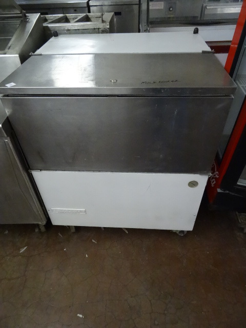 lot 110 image: Beverageair Milk Cooler On Wheels