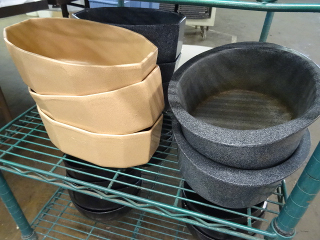 lot 150 image: Aluminum Coated Containers for Salad