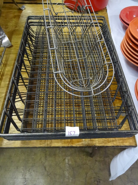 lot 157 image: Metal Bagel Pans