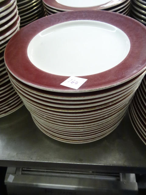 lot 164 image: 11 Round Plates Homer Laughin