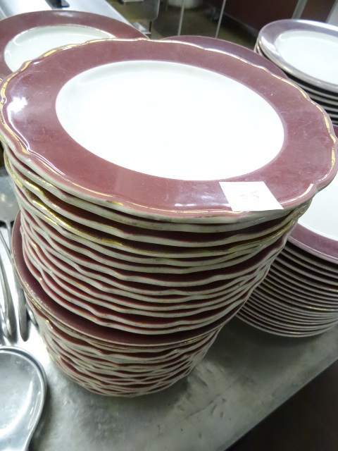 lot 165 image: 10 Round Plates Syracuse Qty 30,