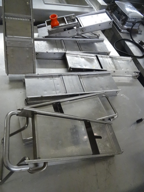 lot 169 image: 7 Misc Slicers