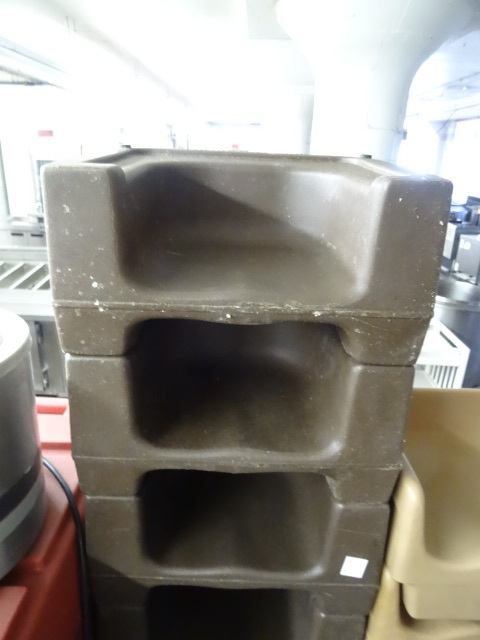 lot 186 image: 5 Booster Seats