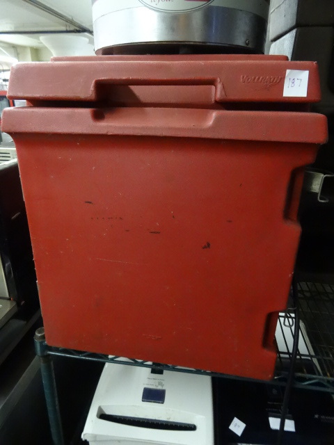 lot 187 image: Volrath Poly Food Holder for Catering